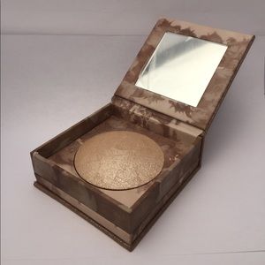 Urban Decay Naked Illuminated Shimmering Powder
